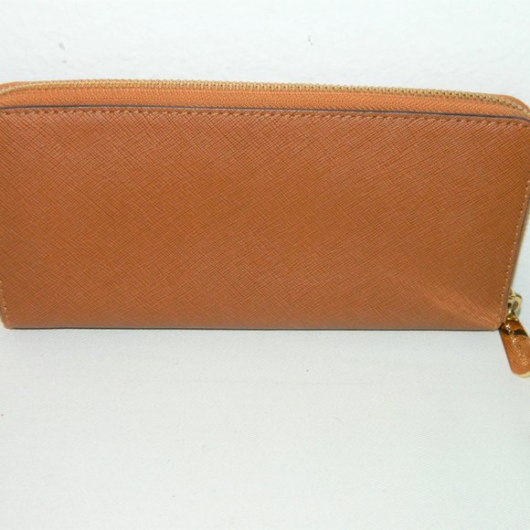 Michael Kors Hamilton Tote with Long Zip Wallet - Picture 12 of 16